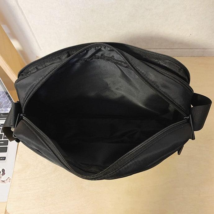 致青春|日系潮牌百搭單肩包男簡約個性斜背包休閒輕便通勤實用手機包「7003-240」24.04-3