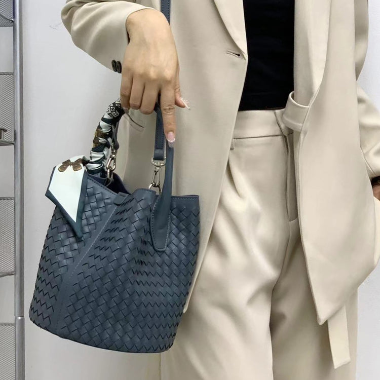 質感真皮 | 編織牛皮水桶包女斜背包大容量高級感真皮菜籃子手提包女通勤單肩「6006」24.08-4