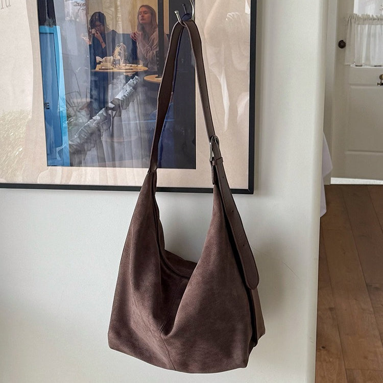 日韓流行|韓版麂皮絨單肩包女2025新款秋冬百搭斜背包復古大容量通勤托特包「M9034」25.09-4