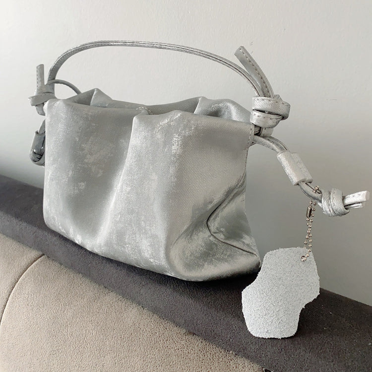 質感真皮|新中式褶皺雲朵包真皮女包時尚簡約包款女抽繩福袋餃子包「2430A」24.04-1