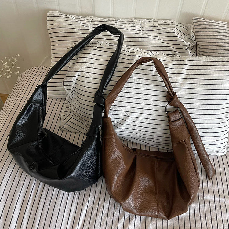 日韓流行|韓系ins大容量復古軟皮褶皺餃子包慵懶風休閒百搭牛角單肩斜挎包「9315#」24.03-3