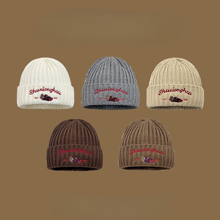 流行帽子|2024刺繡小熊針織帽女秋冬季新款保暖護耳百搭可愛毛線帽護耳冷帽「C4725」24.12-3