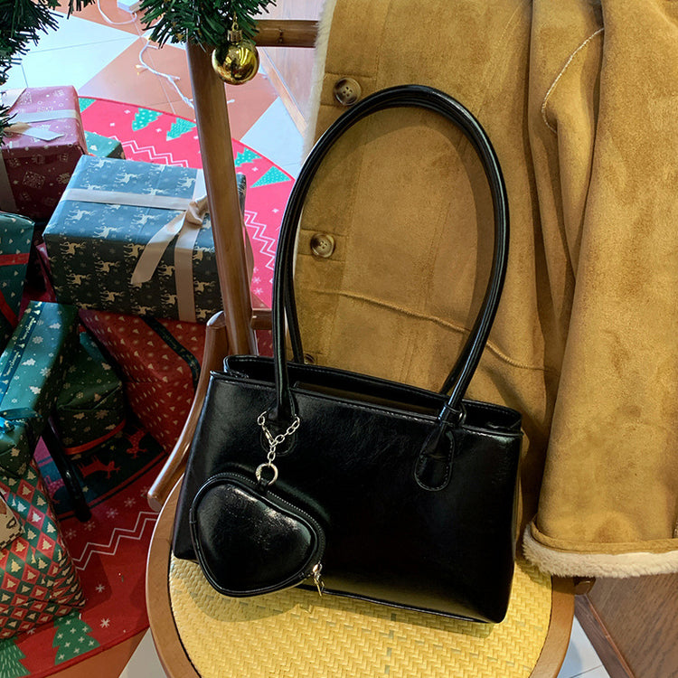 日韓流行|韓國秋冬新年紅愛心掛件法棍方包油蠟亮面質感小眾設計單肩包「M8948」24.12-4