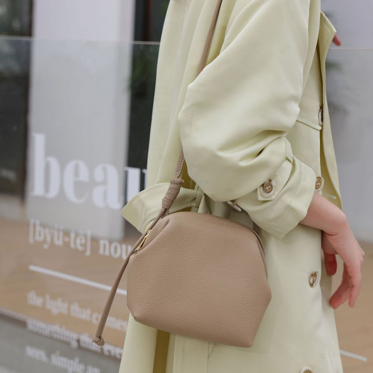 質感真皮|2024年新韓版小眾設計頭層牛皮真皮女包單肩斜背通勤貝殼包包女「6903」24.03-3