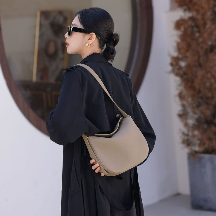 質感真皮|牛皮包2024春季新款簡約時尚半月包復古純色百搭單肩腋下包女「6897」24.02-2