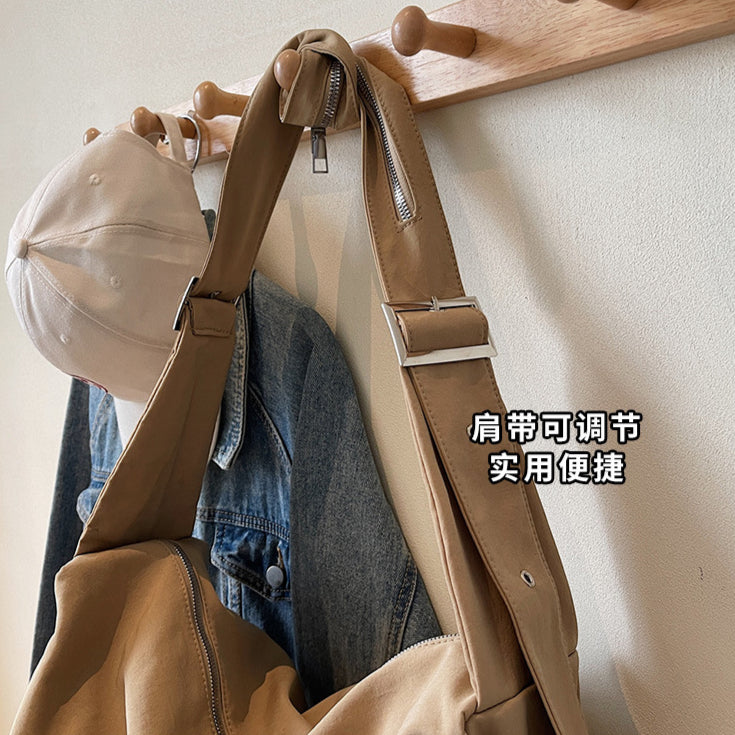 致青春 | 大容量餃子包包女2025新款潮流男女旅行包休閒通勤單肩斜挎包「2505-126」25.02-3