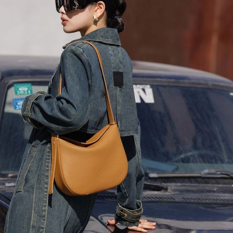 質感真皮|牛皮包2024春季新款簡約時尚半月包復古純色百搭單肩腋下包女「6897」24.02-2