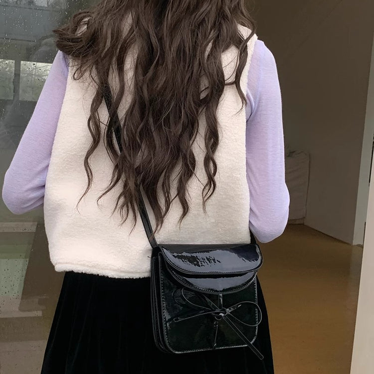 日韓流行|韓國小眾設計包包女2024新款時尚紅色亮面蝴蝶結小方包高級感百搭斜背包「9319#」24.04-1