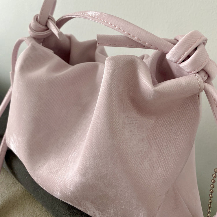 質感真皮|新中式褶皺雲朵包真皮女包時尚簡約包款女抽繩福袋餃子包「2430A」24.04-1