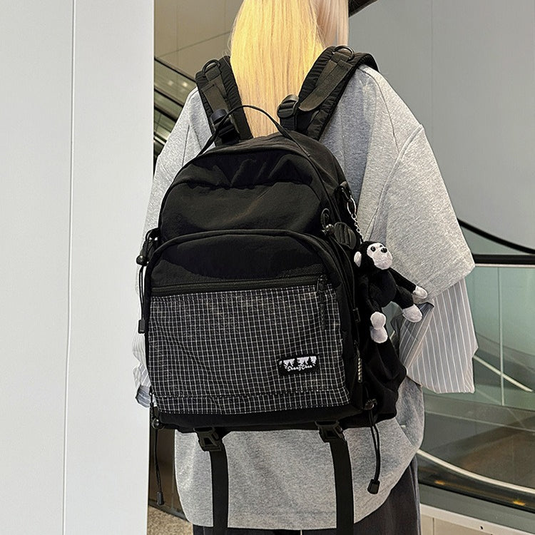 致青春|大容量輕量化男女雙肩包防刮耐磨運動背包登山健行休閒旅行包「8103-137」25.11-1