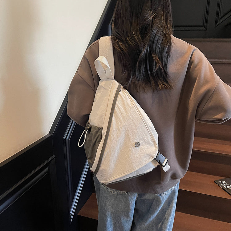 致青春|休閒胸包女輕便大容量騎乘運動背包高顏值戶外通勤斜背包「2560-123」25.09-3