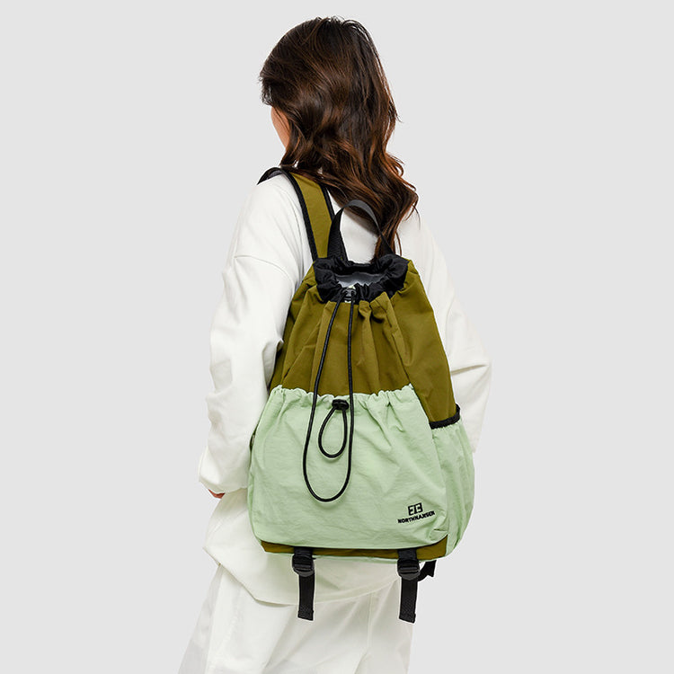 致青春|戶外露營休閒雙肩包輕便運動健身男女背包抽繩設計旅遊登山包「1121-129」25.02-2