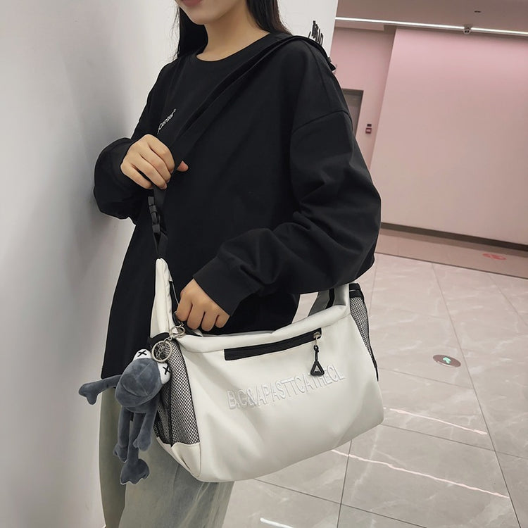 致青春|簡約百搭肩包潮酷少女學生斜背包輕便外出休閒旅行大容量斜背包「229-122」24.12-5