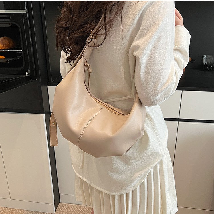 日韓流行|軟皮大容量餃子包女2025新款斜挎大包韓版百搭通勤單肩包「9614#」25.06-2