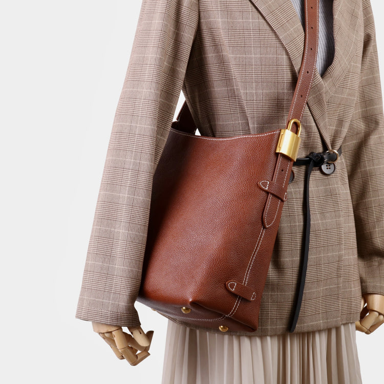 質感真皮|新款福寶頭層牛皮鎖扣hobo水桶包單肩斜背包真皮女包腋下包包「TG2503-3」25.03-3