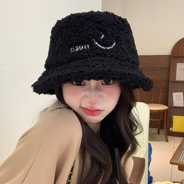 流行帽子|可愛笑臉NN繡花羊羔絨漁夫帽女冬季百搭時尚顯臉小毛絨帽護耳盆帽「C4726」24.10-4