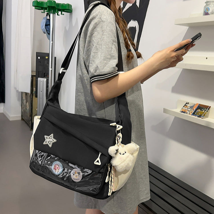 致青春|二次元吧唧痛包日系ins大容量純色百搭郵差包透明休閒通勤單肩包「2752-125」25.05-3