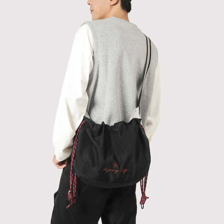 致青春|防潑水撞色休閒拼接慵懶風布包包簡約抽繩刺繡字母單肩斜挎包「9025-131」25.09-3