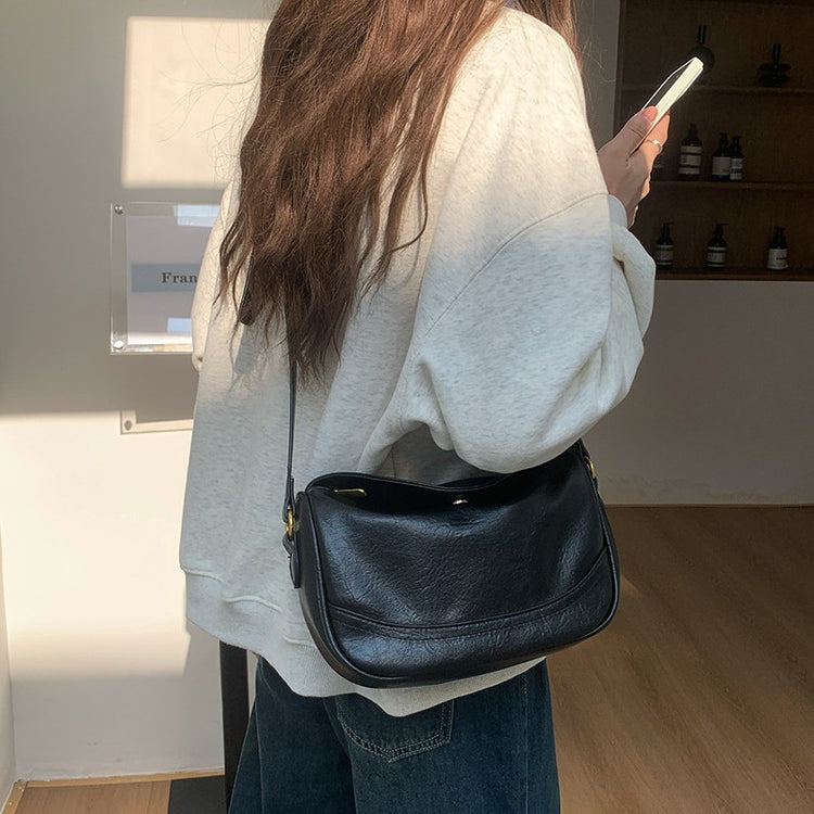 日韓流行 | 小眾設計包包女2024新款秋冬美拉德復古單肩腋下包百搭斜挎餃子包「D8945」24.12-4