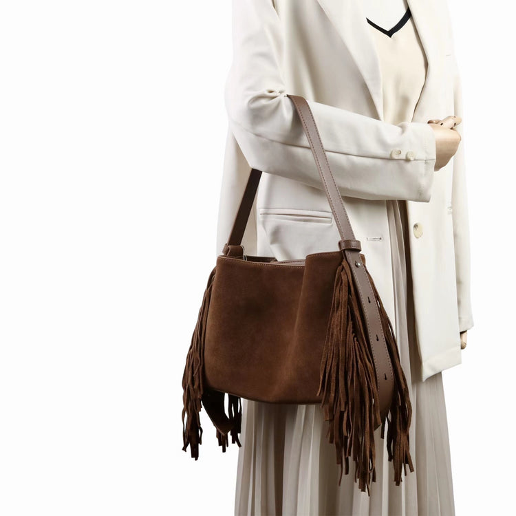 質感真皮|2025全新流蘇磨砂真皮斜背包度假風大容量百搭休閒托特包輕奢「7053」25.09-2