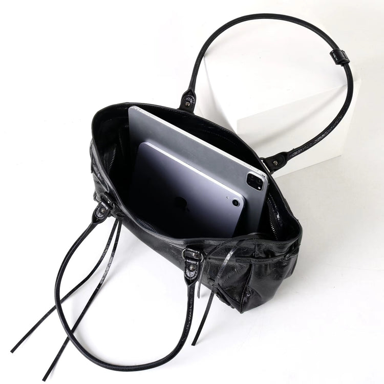 質感真皮|2025新款頭層油臘皮橫款機車包復古鉚釘休閒通勤單肩腋下托特包女「1186-O」25.10-1