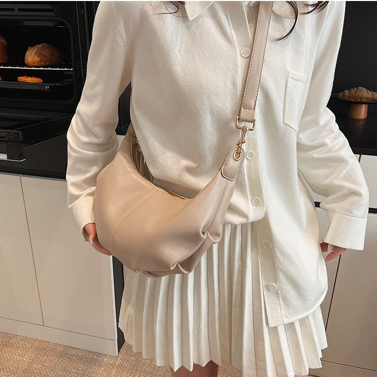 日韓流行|軟皮大容量餃子包女2025新款斜挎大包韓版百搭通勤單肩包「9614#」25.06-2