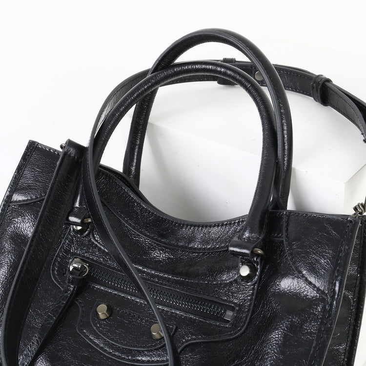 質感真皮|2025新款時尚歐美氣質頭層牛皮休閒鉚釘小眾韓版斜背包高級感機車包「8339」25.11-1