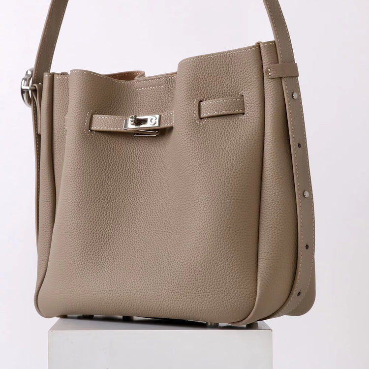 質感真皮|2025新款頭層牛皮高級感單肩斜背手提水桶包大容量小眾百搭「OS53088」25.11-1