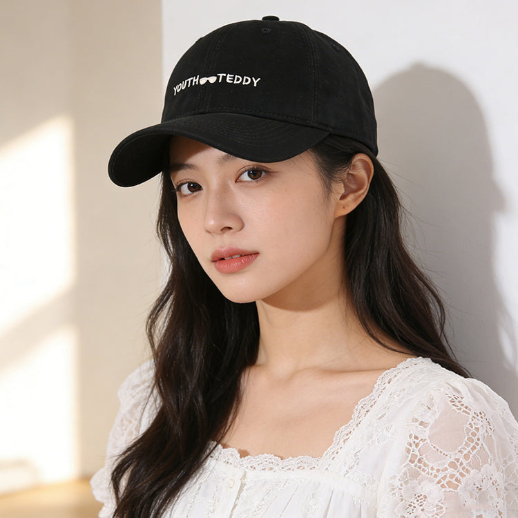 流行帽子|韓版大頭圍刺繡軟頂帽子女休閒潮牌鴨舌帽情侶街頭顯臉小鴨舌帽男「C5901」25.12-2