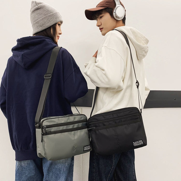 致青春|日系潮牌百搭單肩包男簡約個性斜背包休閒輕便通勤實用手機包「7003-240」24.04-3