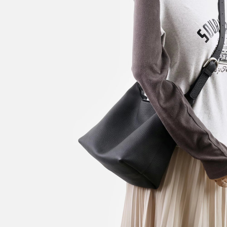 質感真皮|2025新頭層軟牛皮時尚百搭單肩斜背包高級感腋下包女包軟皮牛皮包「8315」25.09-4