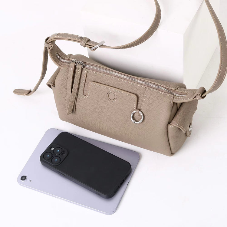 質感真皮|2025新款輕奢小眾高級感頭層牛皮枕頭相機包輕便簡約通勤百搭單肩包「OS53107」25.11-3