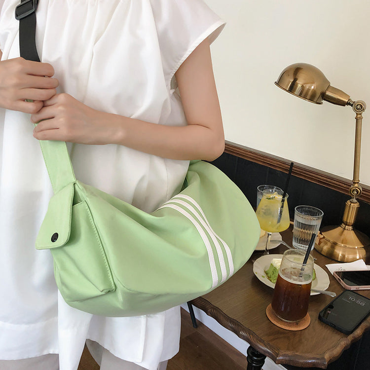 致青春|新款運動健身包尼龍簡約斜背包女防水大容量吐司包旅行單肩包「6828-118」24.09-2