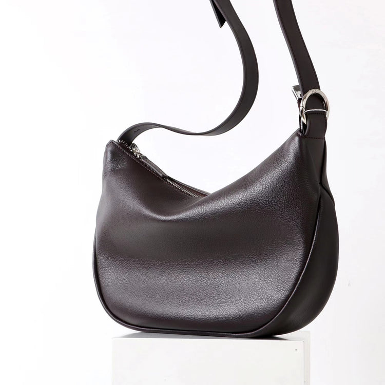 質感真皮|2025新款小眾休閒百搭頭層粒面小牛皮腋下韓版半月包柔軟牛皮斜挎「7031」25.06-3