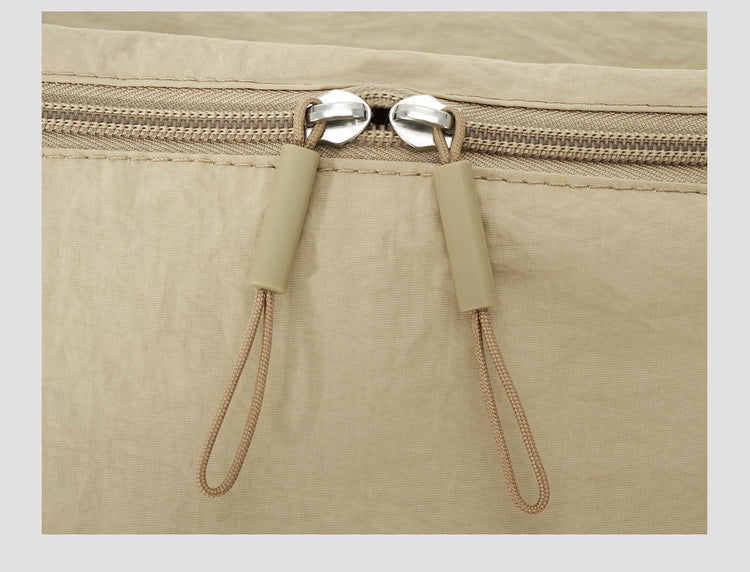 致青春|旅遊輕便單肩包通勤戶外休閒斜背包女2025新款大容量包包女「9765-125」25.09-2