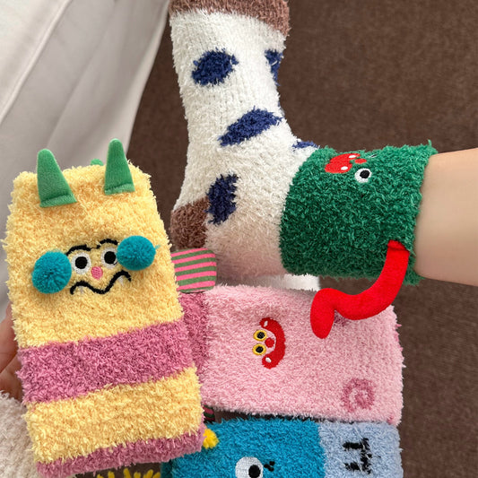女襪|珊瑚絨襪子女秋冬季搞怪卡通可愛中筒襪加絨加厚蓄熱保暖睡眠襪「D25865」25.11-4