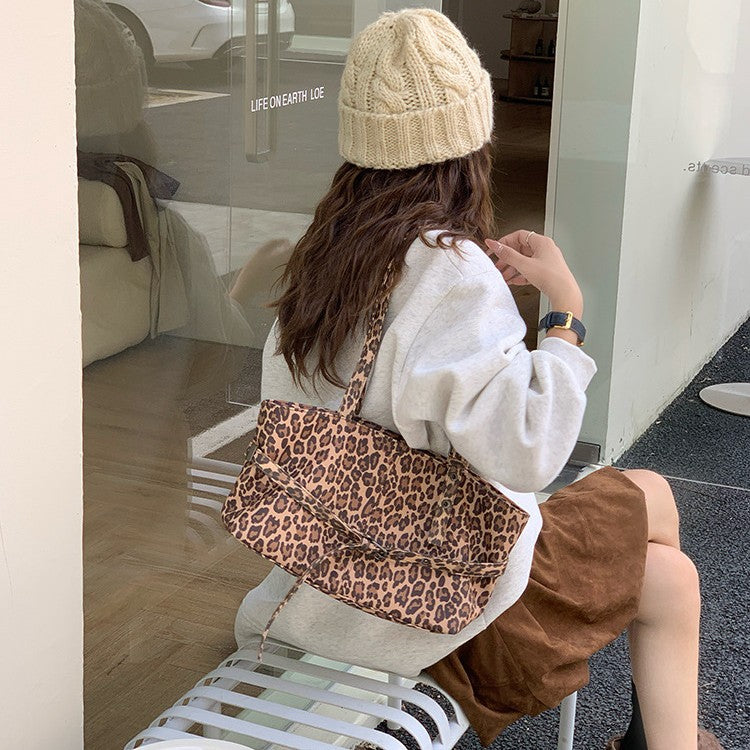 日韓流行|韓版ins手提包包女2025新款潮時尚豹紋腋下包小眾單肩托特包「F9043」25.11-1