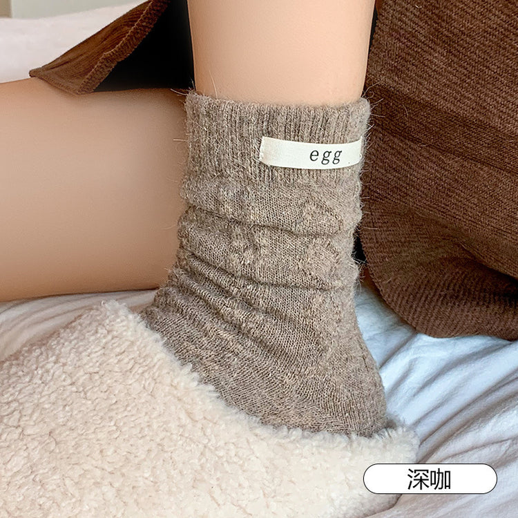 女襪|潮流布標襪子女秋冬季蓄熱保暖加厚羊毛襪彈力親膚舒適居家睡眠襪「NS24112」24.12-2