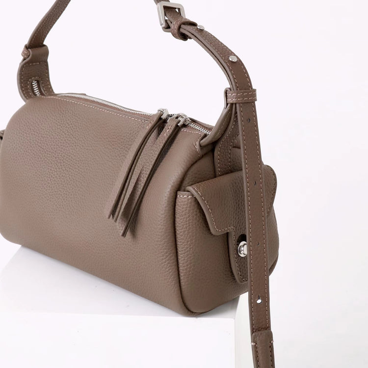 質感真皮|2025新款輕奢小眾高級感頭層牛皮枕頭相機包輕便簡約通勤百搭單肩包「OS53107」25.11-3