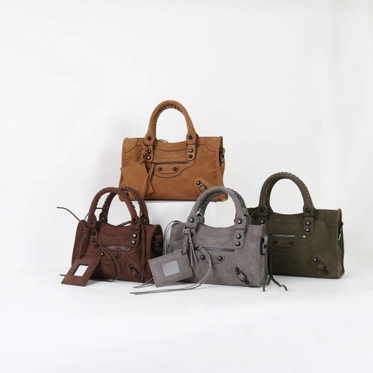 質感真皮|2025新款做舊質感美拉德風磨砂牛皮機車包鉚釘復古斜跨包復古手提包「50025」25.10-3