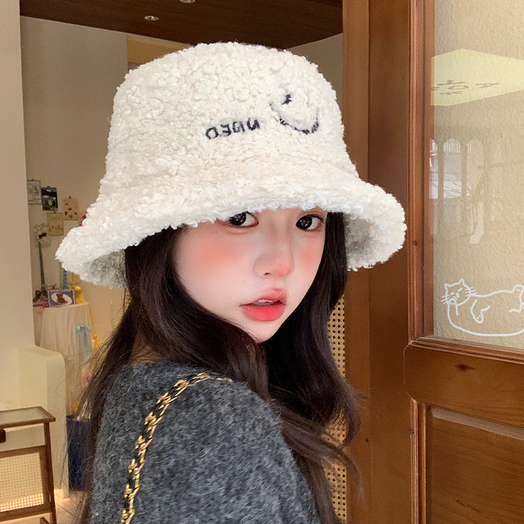 流行帽子|可愛笑臉NN繡花羊羔絨漁夫帽女冬季百搭時尚顯臉小毛絨帽護耳盆帽「C4726」24.10-4