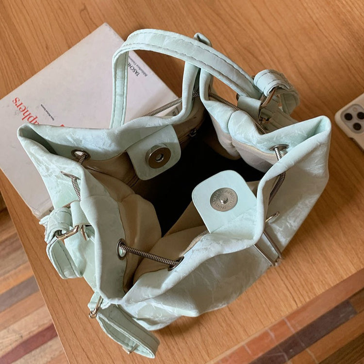 日韓流行|薄荷曼波綠雙肩包包女式2024新款韓國蝴蝶拉繩水桶包百搭ins單肩腋下包「9450#-2」24.08-1