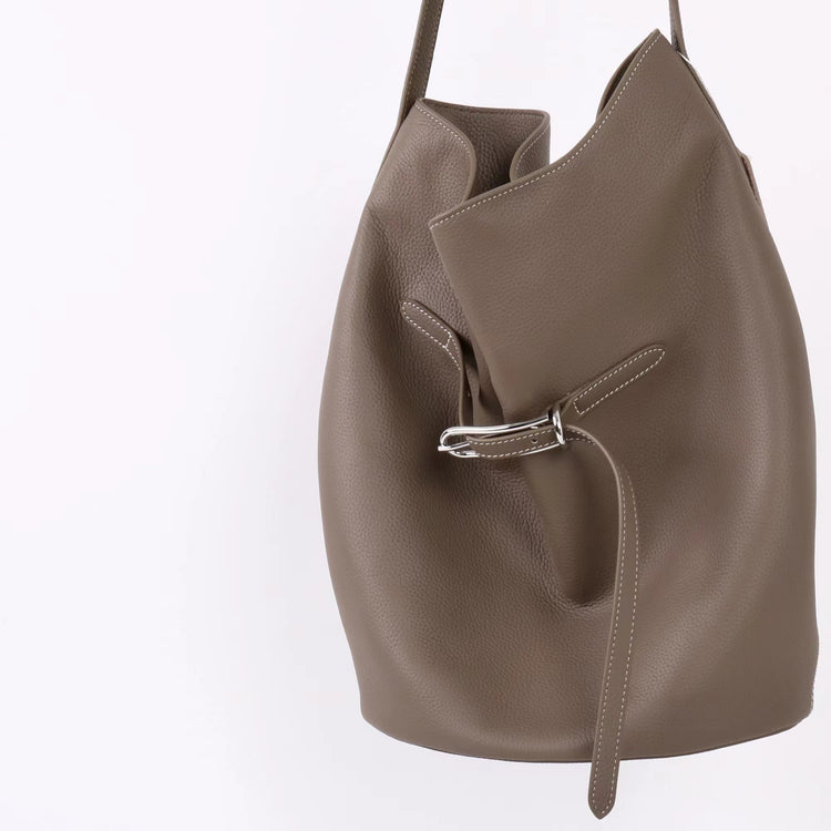 質感真皮|2025新頭層牛皮托特包hobo腋下包皮帶裝飾餃子水桶包百搭單肩包「6185」25.11-2