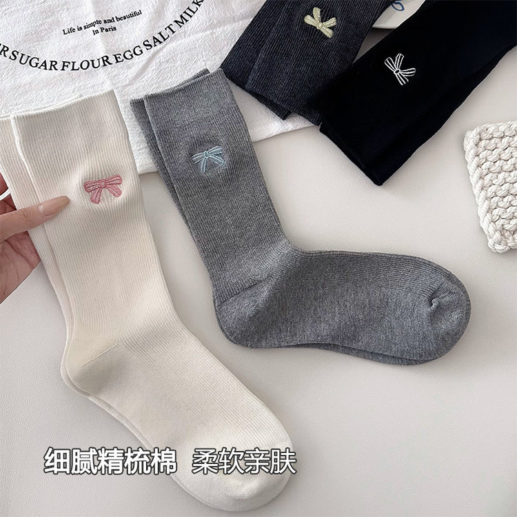 女襪|刺繡蝴蝶結襪子女簡約ins潮流彈力無骨中筒襪棉質吸汗透氣堆堆襪「DMS5014」25.03-1