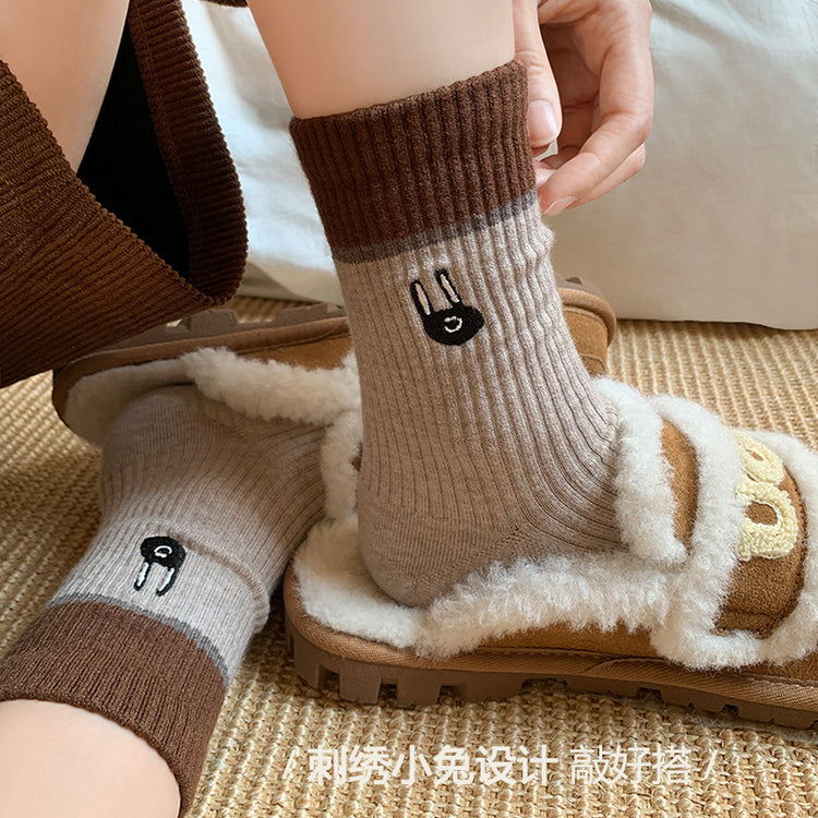 女襪|美拉德羊毛襪子女秋冬季加絨加厚中筒襪卡通刺繡保暖親膚睡眠襪「MK4215」24.11-1