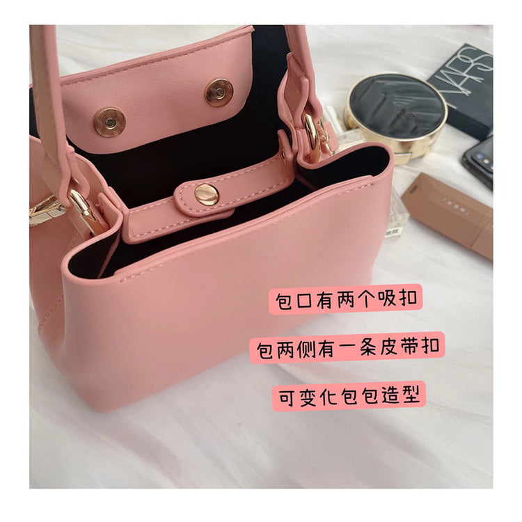 日韓流行|小眾自製夏新品草莓粉斜挎水桶包迷你手提包韓氣質高級感單肩小包「9399#」24.06-1