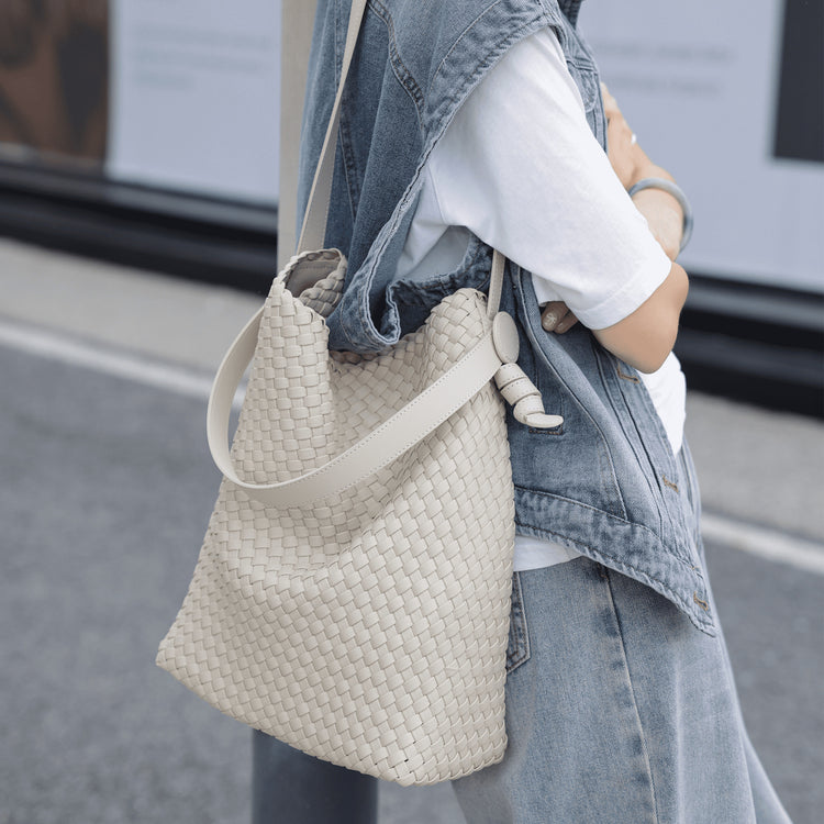 質感真皮|2024夏新款休閒編織菜籃水桶包小眾大容量單肩高級感簡約斜背包「6942」24.07-2