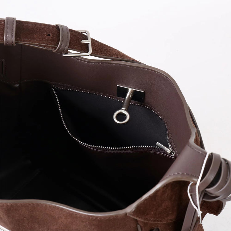 質感真皮|2025新款復古百搭拼接磨砂斜背包單肩水桶包高級感通勤大容量包包「5138」25.09-5