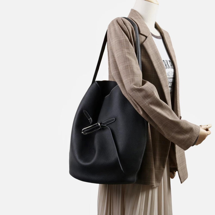 質感真皮|2025新頭層牛皮托特包hobo腋下包皮帶裝飾餃子水桶包百搭單肩包「6185」25.11-2