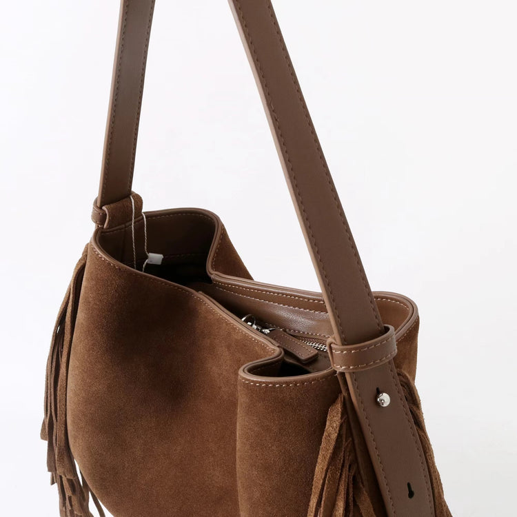 質感真皮|2025全新流蘇磨砂真皮斜背包度假風大容量百搭休閒托特包輕奢「7053」25.09-2